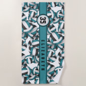 Aquamarine schwarze Volleyballs personalisiert Strandtuch (Vorderseite)