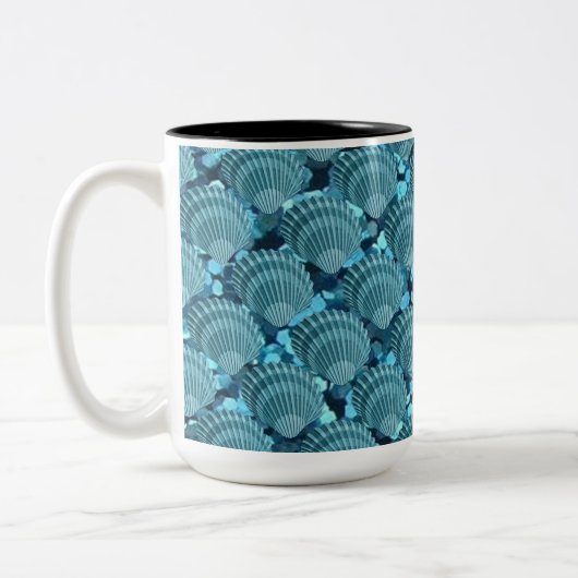 Aquamarine Sparkle Seashell-Tasse Zweifarbige Tasse (Links)