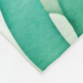 Aquamarine tropische Blätter in Grün Fleecedecke (Ecke)