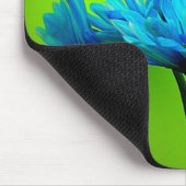 Aquamarine Türkis-Gänseblümchen auf Limonen grünen Mousepad (Ecke)