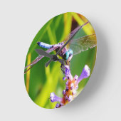 Aquamarine u. lila Libelle Runde Wanduhr (Winkel)