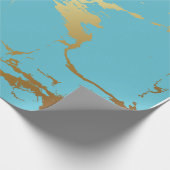 Aquamarine und goldene Marmorlackierung Abstrakte  Geschenkpapier (Ecke)