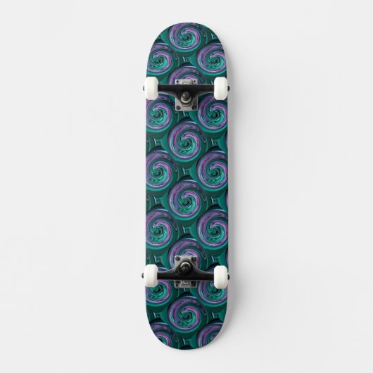 Aquamarinen N Lila Wirbel Skateboard (Vorderseite)