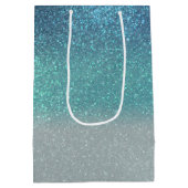 Aquamariner Funkelnd Glitzer Ombre Monogram Mittlere Geschenktüte (Rückseite)