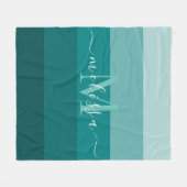 Aquamariner grüner blauer Farbblock Monogramm Stil Fleecedecke (Vorderseite (Horizontal))