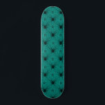 Aquamariner Spitzschwingenspinner mit individuelle Skateboard<br><div class="desc">Dieses elegante Skateboard mit aquamarinem Spinnenmuster & individuellem Monogramm würde ein wunderbares Geschenk für jemanden machen,  der gotische Sachen Lieben! Fügen Sie einfach den gewünschten Initial hinzu,  indem Sie auf die Option "Personalisieren Sie diese Vorlage" klicken.</div>