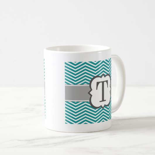 Aquamariner weißer Monogramm-Buchstabe T Zickzack Kaffeetasse (VorderseiteRechts)