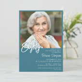 Aquamarines 80. Geburtstag Foto Einladung (Stehend Vorderseite)