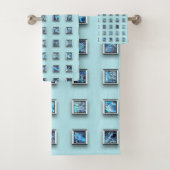 Aquamarines Blau und Golden Gem Modernes Badhandtuch Set (Insitu)