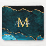 Aquamarines Blau und Goldmarmor Agate Mousepad<br><div class="desc">Dieses Mauspad weist einen eleganten und glamourösen Marmorhintergrund mit geode gemstone Details und Imitaten goldenen Glitzer Akzente. Das Monogramm kombiniert handgeschriebene Skripte mit modernen serifenlosen Schriftart für ein elegantes und raffiniertes Aussehen. Dies wird das ideale Geschenk, da es mit einem Namen und Initial angepasst werden kann. Die tiefen aquamarinen Blautöne...</div>