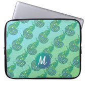 Aquamarines Green Iridescent Peacock Pattern Monog Laptopschutzhülle (Vorderseite)