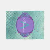 Aquamarines Green und Lila Mermaid-Monogramm Fleecedecke (Vorderseite (Horizontal))