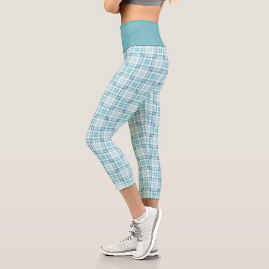 Aquamarines, Kariertes Muster Tartan Pulver Blau Capri Leggings (Links)