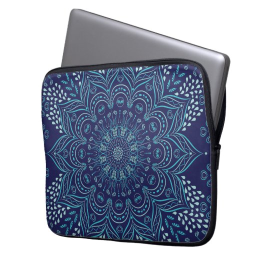 Aquamarines Mandala-Muster auf marineblarem Hinter Laptopschutzhülle (Vorderseite Links)