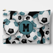 aquamarines mit Monogramm Fußball-Muster Zubehörtasche (Vorderseite)