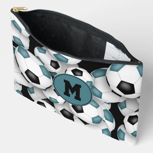 aquamarines mit Monogramm Fußball-Muster Zubehörtasche (Offen)