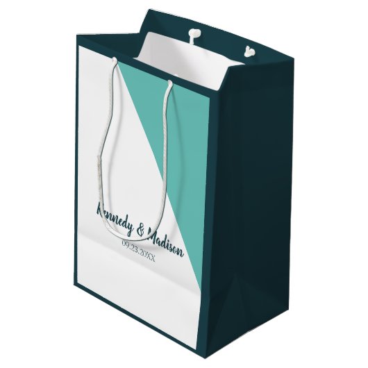 Aquamarines Monogramm 💍 Moderne Geometrische Eleg Mittlere Geschenktüte (Rückseite Schrägansicht)