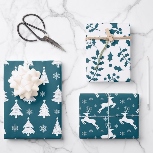 Aquamarines Rentier, Weihnachtsbaum und Holly-Must Geschenkpapier Set (Vorderseite)
