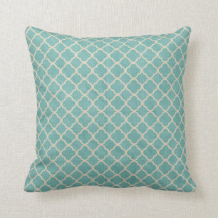Aquamarines schäbiges Quatrefoil Kissen