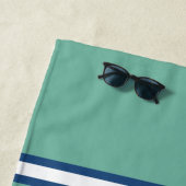Aquamarines Schiff mit blaugestreiftem Schiff Strandtuch (Beispiel)