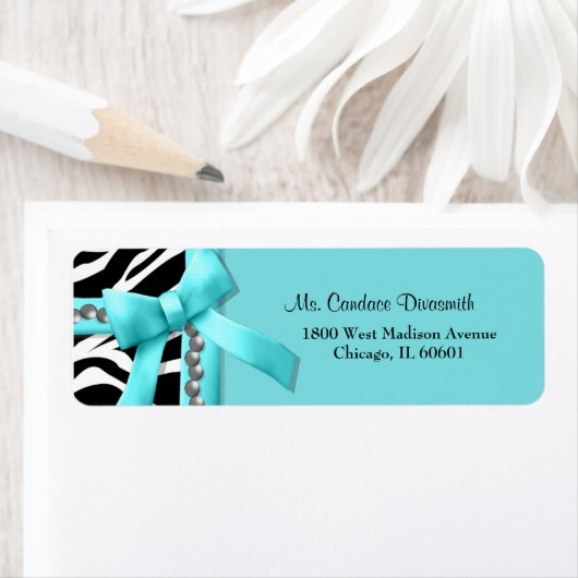 Aquamarines und weißes Zebra mit Silberperlen gest (Insitu)