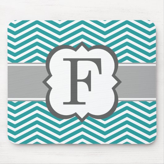 Aquamarines weißes Monogramm Letter F Zickzack Mousepad (Vorne)