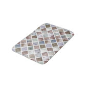 Aquarell Beige und graue Quadrate . Badematte (Schrägansicht)