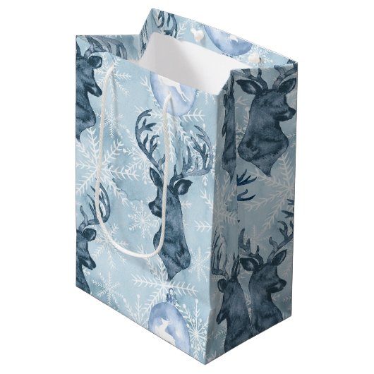 Aquarell-blaue Ren-Weihnachtsgeschenktasche Mittlere Geschenktüte (Vorderseite Schrägansicht)