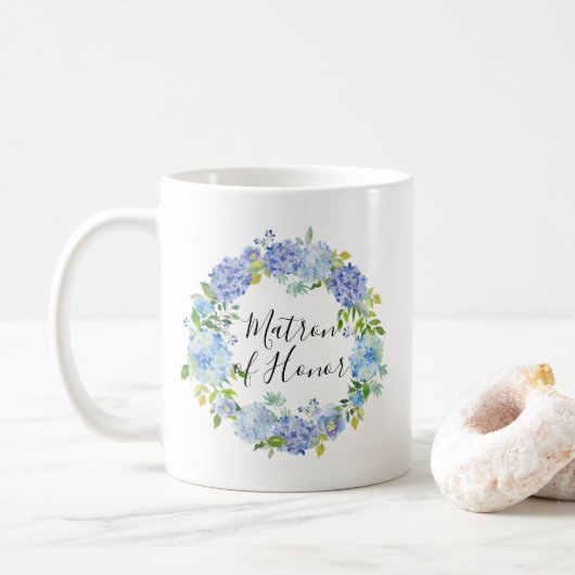 Aquarell Blue Hydrangeas Wreath Matron of Honour Kaffeetasse (Mit Donut)
