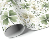 Aquarell gedämpfte grüne blühende Shamrocks Geschenkpapier (Rolleneckpunkt)