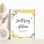 Aquarell Kleine Biene Sanierungsstation Poster<br><div class="desc">Aquarell Little bee Sanitizing Station Poster. Matching-Elemente verfügbar.</div>