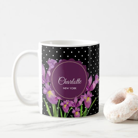 Aquarell Lila Iris Schwarz-weiß Polka Dots Kaffeetasse (Mit Donut)
