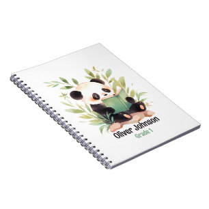 Aquarell-Panda liest einen Buchnamen Notizblock