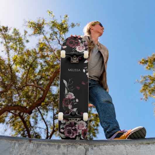 Aquarell-Rosen Schwarzer Hintergrund Skateboard (Außenbereich 1)