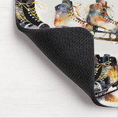 Aquarell-Schlittschuhe mit Herbstlaub-Muster Mousepad (Ecke)