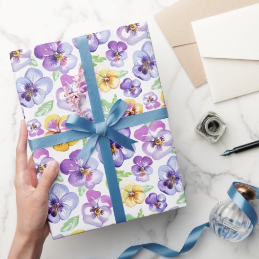 Aquarell-Stiefmütterchen-Blumen Geschenkpapier (Schenken)