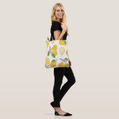 Aquarellbirnen Vintages Fruchtmuster Tasche (Am Model)
