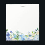 Aquarellblau-Hydrangeas Personalisiert Notepad Notizblock<br><div class="desc">Ein elegantes und skurriles Notizblock mit blauen und lila Hydrangeas,  Peonies,  Anemonen und Blattwerk. Das wird ein perfekter weiblicher Akzent für Ihr Büro sein.</div>