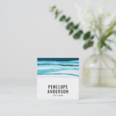 Aquarellblau QR-Code Abstrakte Wavy Lines Quadratische Visitenkarte (Stehend Vorderseite)