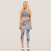 Aquarellblüte: Abstraktes Muster in leuchtendem Bl Capri Leggings (Vorderseite)