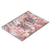 Aquarellbücher und rosa Blumen Notizbücher (Linke Seite)