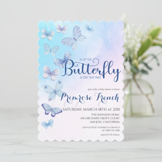 Aquarellbutterfly Elegantes Script Baby Dusche in Einladung (Stehend Vorderseite)
