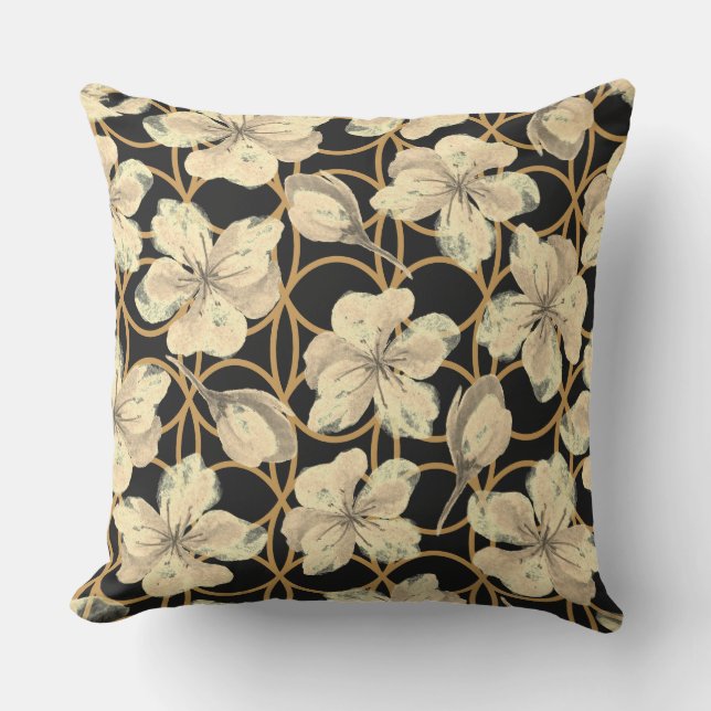 Aquarellcreme-Blume im Schwarzen Innern Kissen (Vorderseite)