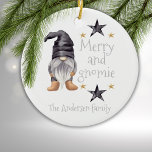 Aquareller Winter Gnome am Buffalo Karo Weihnachte Keramik Ornament<br><div class="desc">Watercolor Winter Gnome am Buffalo Karo Weihnachtsschmuck - Charmante Urlaubsstimmung mit individuellem Gruß, rustikalem Design und Whimsical Charm. Ideal für festliches Geschenk. Das Watercolor Winter Gnome in Buffalo Karo Weihnachtsschmuck, eine reizvolle Verkörperung des Urlaubsstils. Dieses hübsche Ornament zeichnet sich durch eine Aquarellfarben-Gnome-Abbildung auf der Vorderseite und einen Büffel-Karo-Hintergrund auf der...</div>