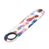 Aquarellfarbe und Nebula Ananas Illustration Speedflaschenöffner (Rückseite Schrägansicht)