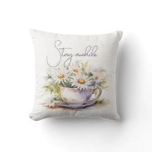 Aquarellfarben in Kaffeebechern mit Text