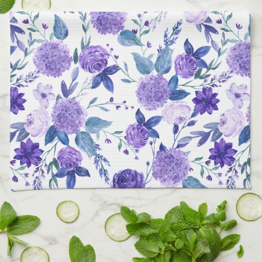 Aquarellfarben Lilacs Geschirrtuch (Gefaltet)