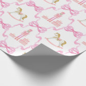 Aquarellfarben, rosa Nutcracker und Bogen Geschenkpapier (Ecke)