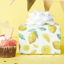 Aquarellfarben und Blätter auf weißem Hintergrund