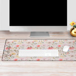 Aquarellfarben-Wildblumen Personalisierter Skriptn Schreibtischunterlage<br><div class="desc">Unsere wunderschönen Wildblumen auf der Wiese sind mit Liebe handbemalt. Wir haben eine schöne helle Farbpalette ausgewählt, um eine elegante und ruhige Stimmung zu schaffen. Unsere Aquarellfarben-Wildblumen sind so angeordnet, dass sie dieses schöne Arrangement schaffen. Perfekt, um Ihrem Raum einen Ausbruch von schönen Blüten zu geben. Unsere Wildblumen Illustrationen werden...</div>
